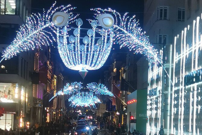 London Magical Christmas Walking Tour with Guide - Why this London Christmas walk works