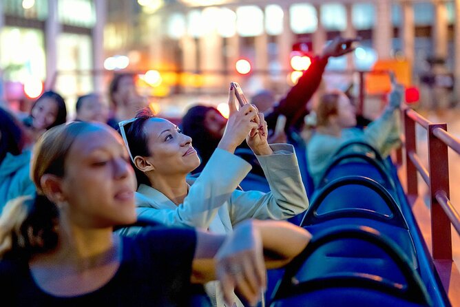 London Night Tour See the City Lights - Piccadilly Circus and the entertainment district