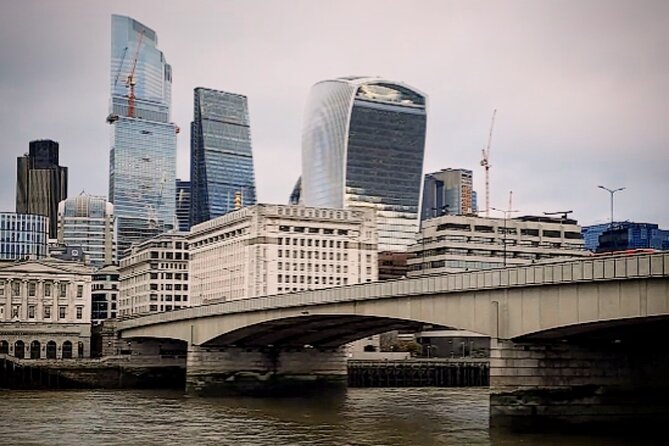 London Past & Present Backstreet Historical Tour - London Bridge and the city’s rougher stories