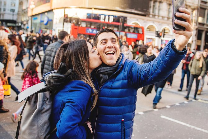 London photoshoot with Pro photographer. Prewedding/Individual/Family - St. Paul’s Cathedral: grand stone and classic London scale