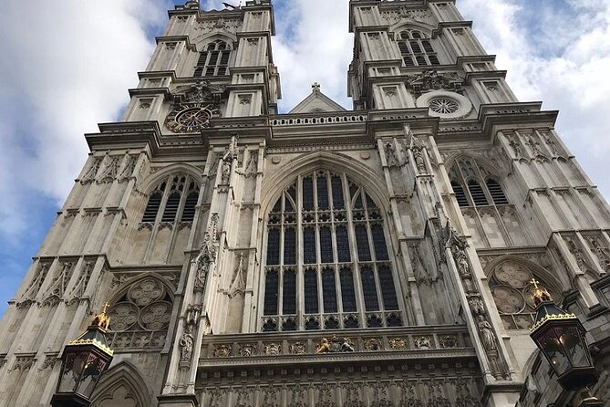 London Private Walking Tour with Brazilian Portuguese Guide - Meeting at Trafalgar Square or choosing hotel pickup