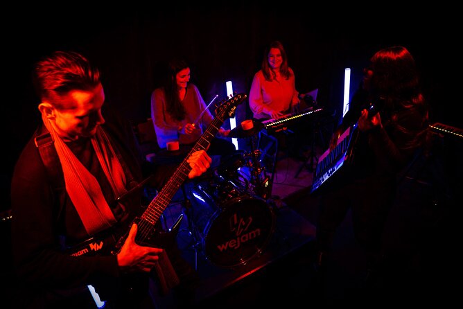 London: Rock On! Camden's Interactive Rockstar Experience - How the colour-coded system helps beginners