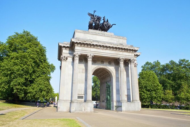 London Rogues and Rebels - Meeting at Wellington Arch