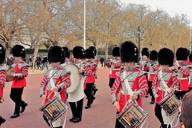 London Royal Highlights - Private Taxi Tour with Hotel Pickup - Buckingham Palace in a 15-minute royal stop