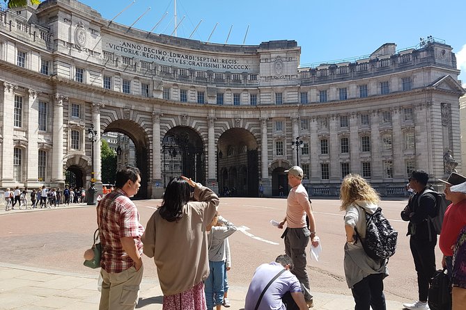 London's Amazing Palaces & Parliament : Private Tour - Big Ben, Parliament, and the Thames-side finish