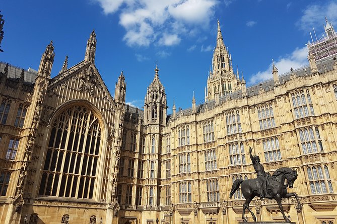 London's Amazing Palaces & Parliament : Private Tour - Buckingham Palace and the royal opening