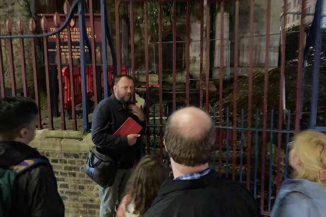 London's Ghosts & Gruesome Past Nighttime Walking Tour - Farringdon Station and the girl in the dark