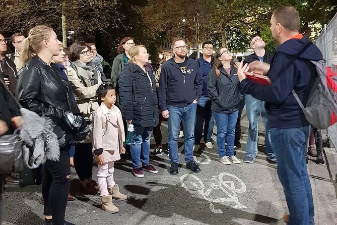 London's Ghosts & Gruesome Past Nighttime Walking Tour - Cloth Fair, drinks, and the social side of execution