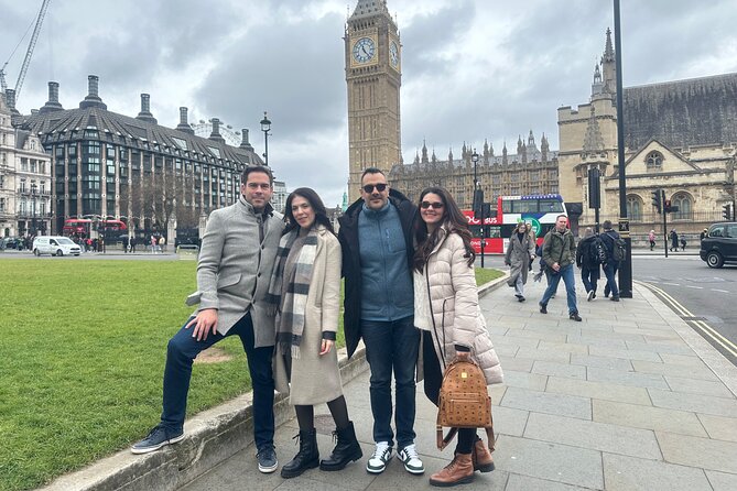 London Sightseeing Private Black Cab Tour with Hotel Pick Up - Buckingham Palace adds the royal chapter
