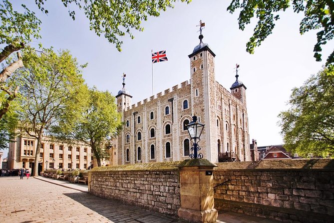 London Sightseeing Tour: Guard Change with Tower of London Option - The Tower of London is the full-day highlight