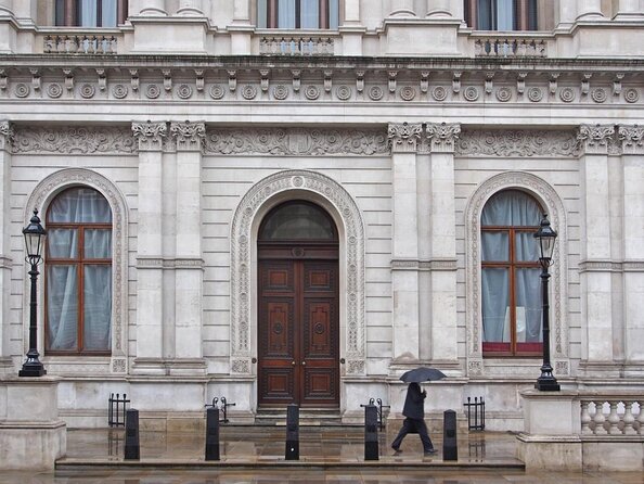 London Spy Experience with Tour Vesper Martini and Dinner - Key points at a glance