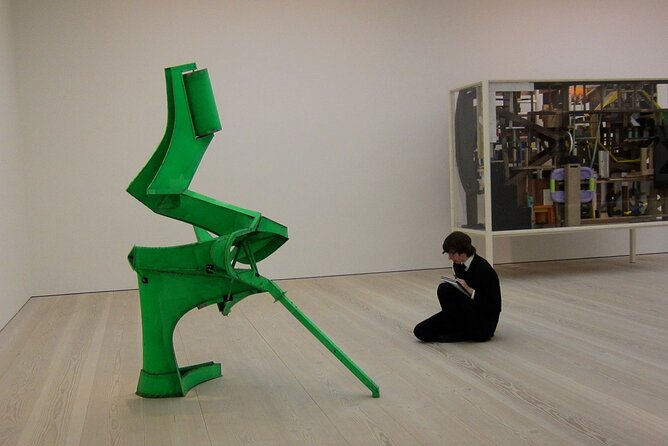 London Tate Modern Guided Small-Group Tour with Max 6 People - What the guided route adds