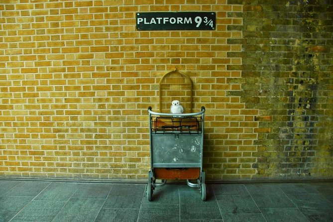 London The Best of Harry Potter Guided Tour (Free for Kids) - King’s Cross and the Platform 9¾ decision