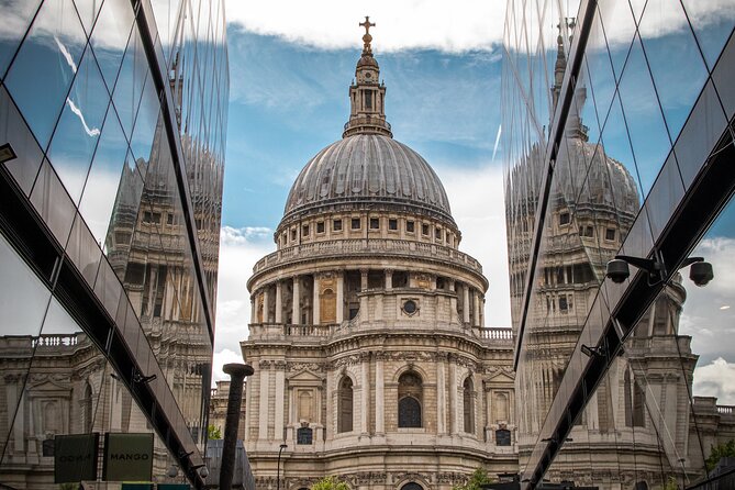 London through the lens: Iconic photo spots, hidden gems & food. - Why this London photo walk feels different