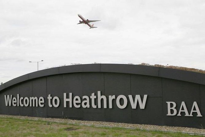 London to Heathrow Airport Private Departure Transfers - What the Pickup Looks Like at a Hotel