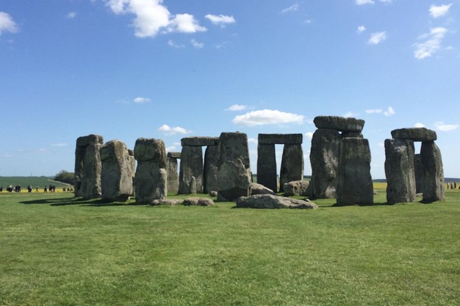 London to Southampton Cruise Port Including Stonehenge - What the two-hour Stonehenge visit feels like