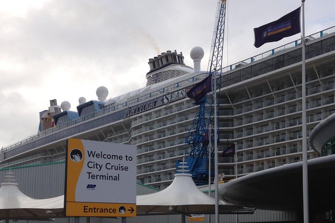London to Southampton Cruise Terminals Private Minivan Transfer - Southampton drop-off: port or hotel