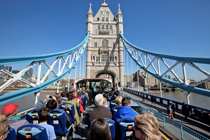 London Tootbus Hop-on Hop-off (Optional Thames Cruise) - Waiting, roadworks, and London traffic