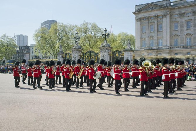 London Vintage Bus Tour Including River Thames Cruise with Optional Lunch - Trafalgar Square and St. Paul’s from the bus