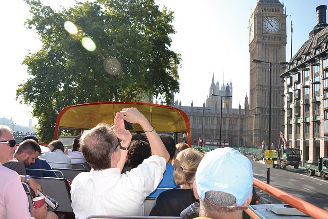 London Vintage Bus Tour with Cream Tea at Harrods - A 45-minute cruise beneath London’s bridges