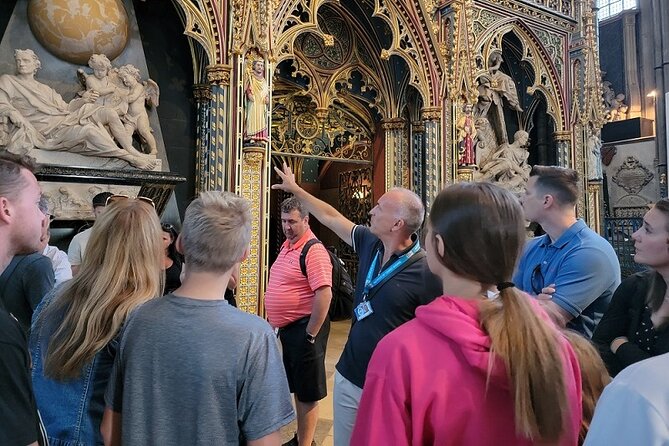 London: Westminster Abbey, Big Ben & Changing of the Guards Tour - The guide makes the difference