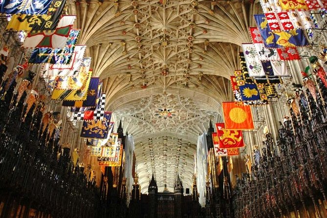London, Windsor Castle, Hampton Court Palace with Free Snack Pack - Windsor town and the Guildhall