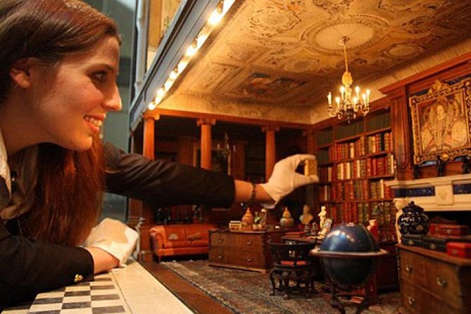 London, Windsor Castle, Hampton Court Palace with Free Snack Pack - Who should book this royal double bill?