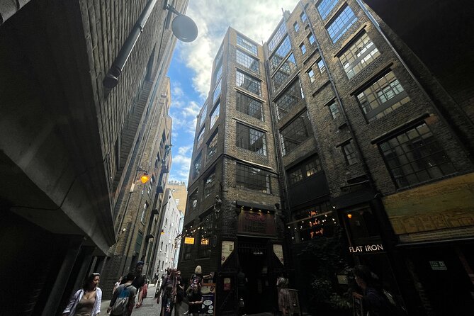 London Witches and History Walking Tour - What this witch tour is really like