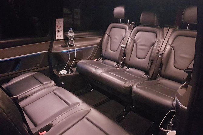 Luxury Private Day Hire London-London Stopover at Windsor & Hampton Court Palace - The 50-minute transfer to Hampton Court