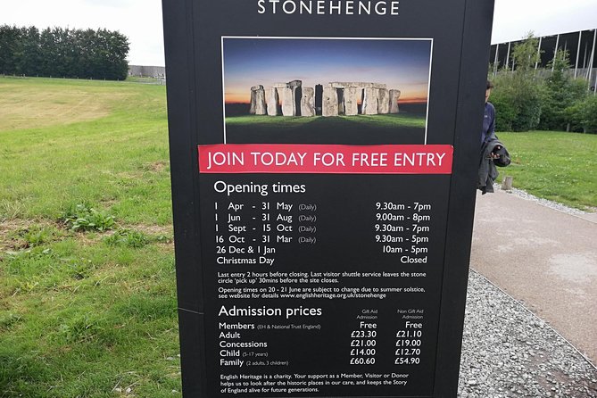 Luxury Private Vehicle Day Hire from & to London via Stonehenge Lacock and Bath - Is $1,371 good value for up to six people?