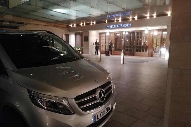 Luxury Private Vehicle Day Hire:London to London Stopover Windsor and its Castle - Four hours inside Windsor Castle