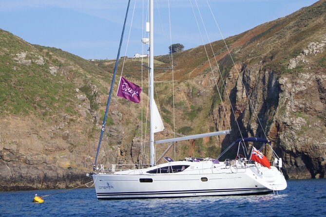 Luxury Sailing Experience Day with Champagne and Lunch or Dinner - Morning or afternoon: which departure suits you?