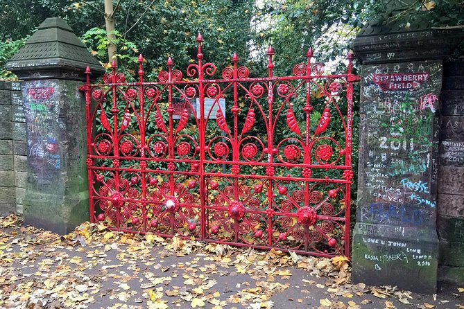 Magical Liverpool Beatles Tour - Penny Lane, with time for the details