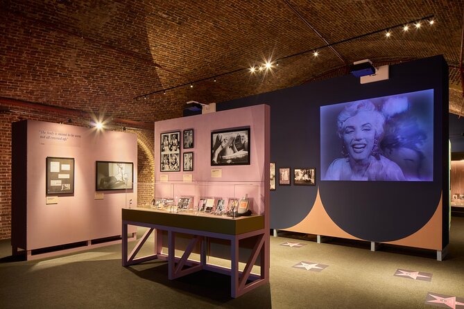 Marilyn: The Exhibition - What you see in the collection