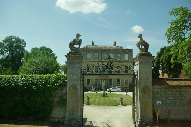 Midsomer Murders Tour from London - The coach, pace, and physical demands