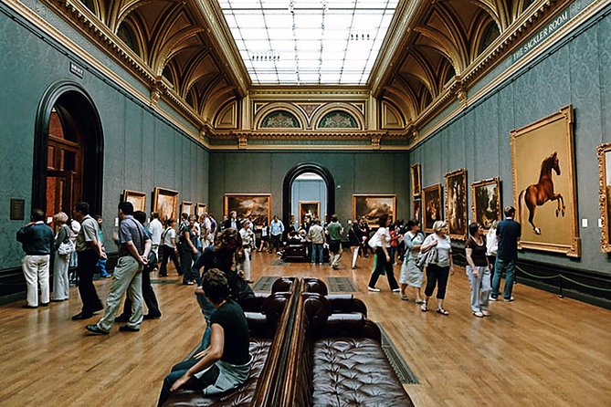 National Gallery of London Museum Tour Semi-Private 8ppl Max - Meeting your guide at Trafalgar Square