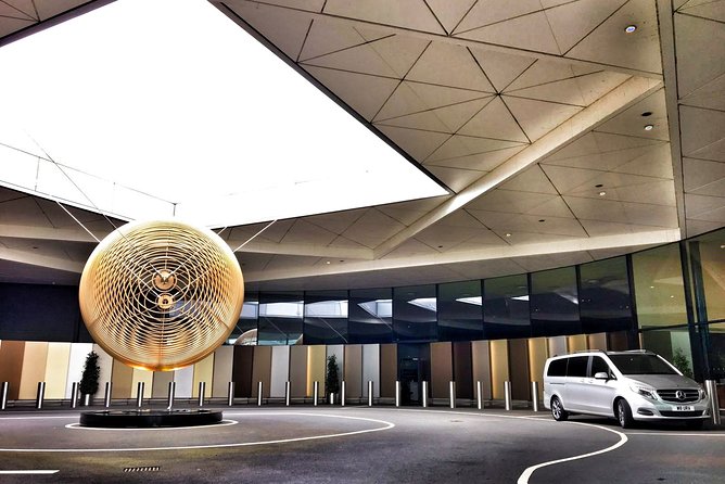 Nottinghamshire to London Heathrow Airport (LHR) Luxury Transfers - Who should book this transfer?