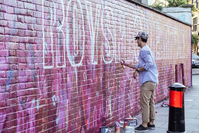 Off the Beaten Track in London: Private Shoreditch Tour - Petticoat Lane and the city skyline