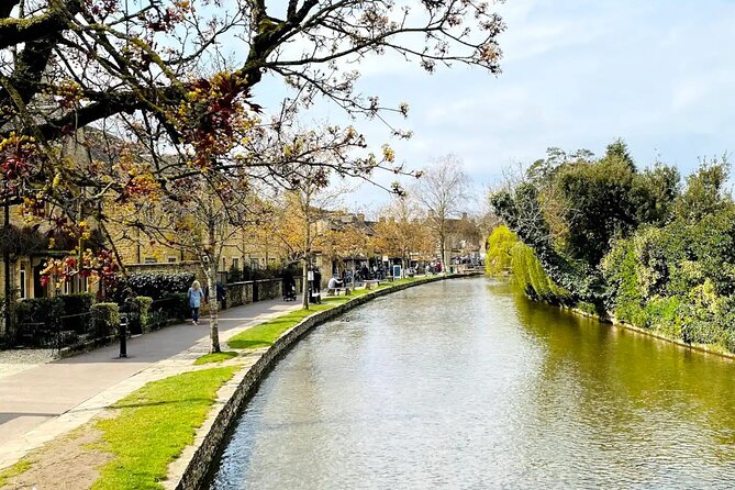 One Day Tour from London to The Cotswolds - Three hours in Bourton-on-the-Water