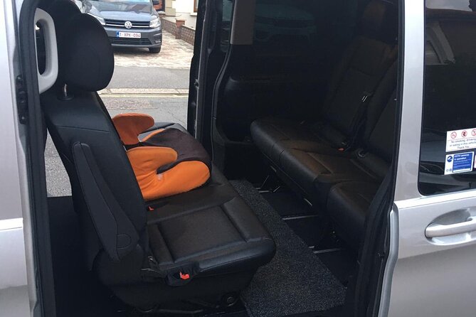 One Way Taxi Transfer from Gatwick Airport to London - Who should book this Gatwick transfer?