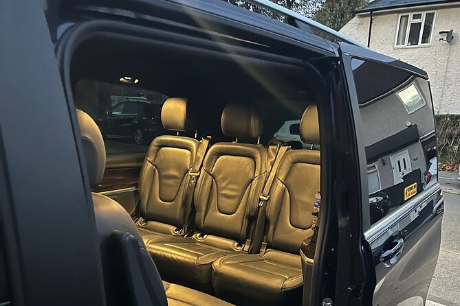 One Way Taxi Transfer from Heathrow Airport to City Airport - Child seats and luggage planning