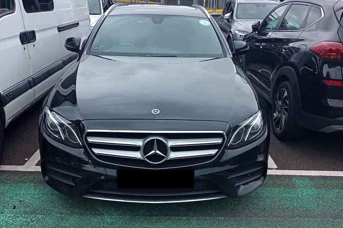 One Way Taxi Transfer from Heathrow Airport to Gatwick Airport - Who should book this Heathrow to Gatwick ride?