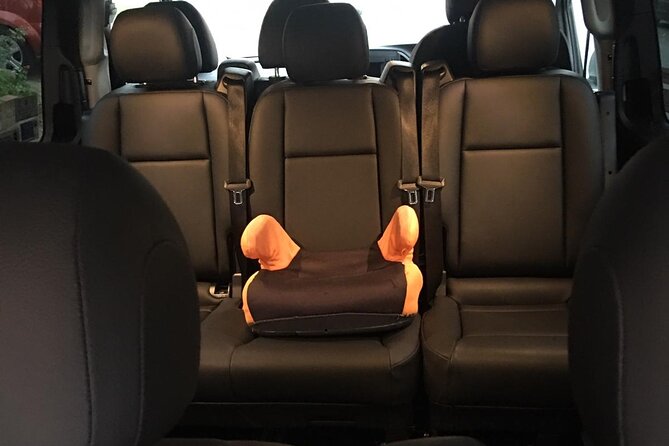 One Way Taxi Transfer from London to Gatwick Airport - A private ride for London’s long airport run
