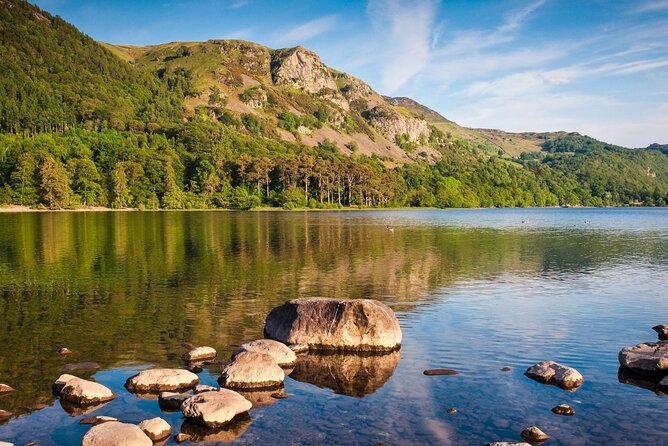 Overnight Lake District with Cream Tea and Cruise from London - Day 2: Three hours in Bowness or a bus to Grasmere