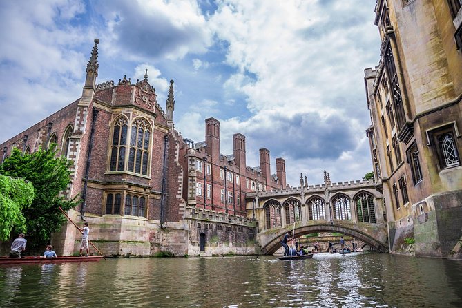 Oxford and Cambridge Universities Guided Day Trip from London - The guide can make or break the day