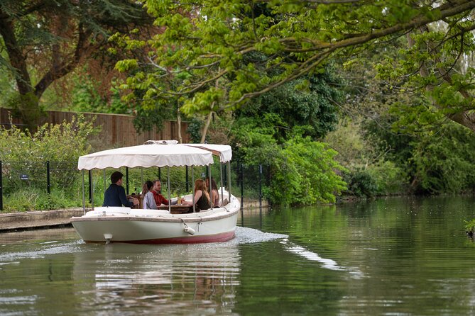 Oxford Sightseeing River Cruise Along The University Regatta Course - Starting at historic Folly Bridge