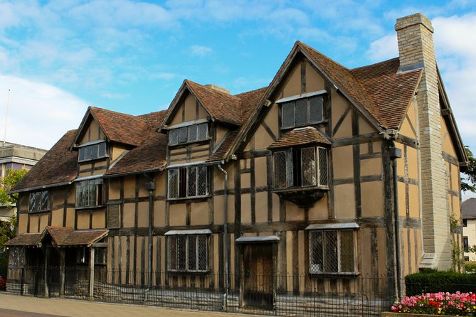 Oxford, Stratford, Cotswolds & Warwick Castle Tour from London - Guides, languages, and the human side of the day