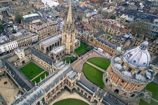 Oxford Tour App, Hidden Gems Game and Big Britain Quiz (1 Day Pass) UK - How the Oxford app changes a normal sightseeing day