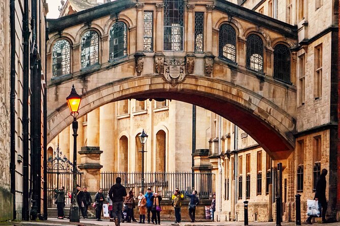 Oxford Tour App, Hidden Gems Game and Big Britain Quiz (1 Day Pass) UK - Starting in Oxford with one phone