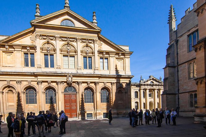 Oxford University Walking Tour With University Alumni Guide - The Bodleian Library and the old center of Oxford